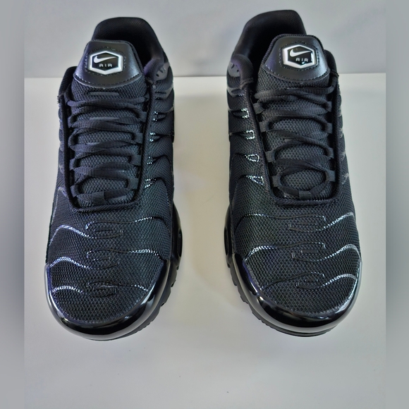 Hot new Women's Nike Airmax Tn Plus unisex size 9 gym shoes - Picture 3 of 5